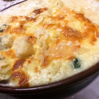 Five kinds of cheese gratin
