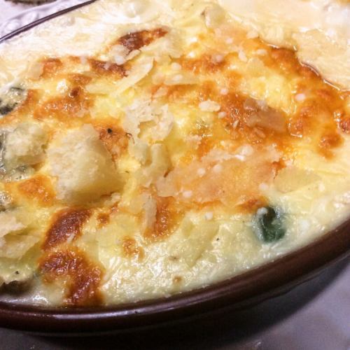 Five kinds of cheese gratin
