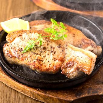 黒豚ロースの鉄板岩塩焼き８８０円