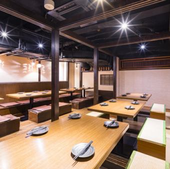 36名様程の大宴会向け個室です。1室まるまる貸切なので周りを気にせず楽しい時間をお過ごしください。
