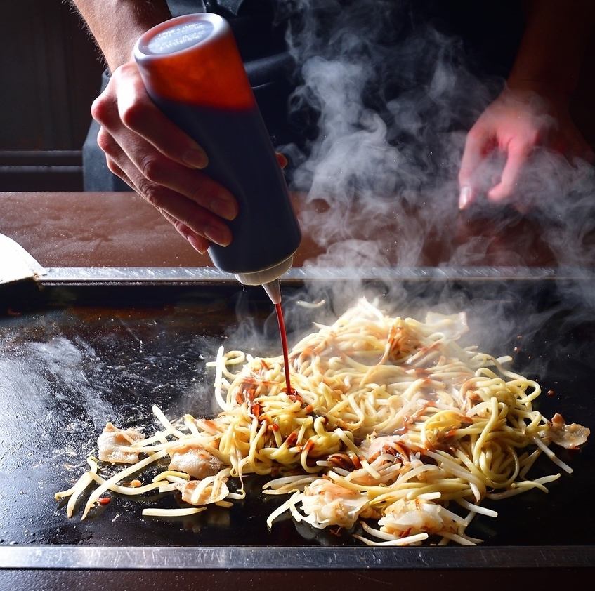 なんば心斎橋駅前で月島もんじゃ、お好み焼き、鉄板焼きなど♪