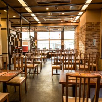 お店の貸切は大人数40～60名様でできます。