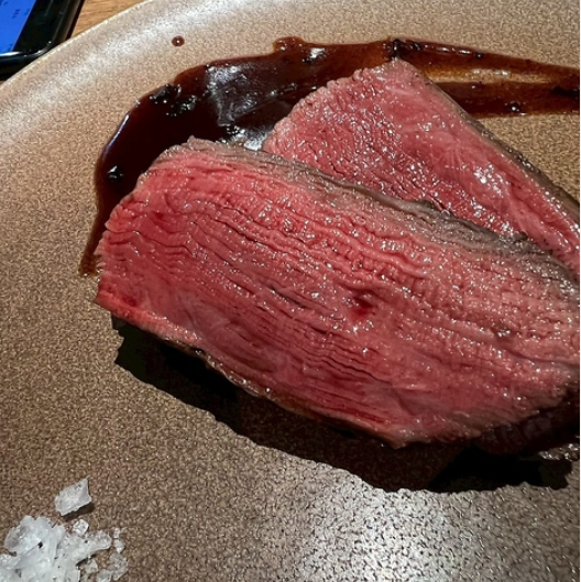 薪でじっくり焼きあげました！国産牛フィレ熾火焼き！