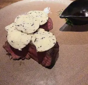 国産牛フィレ薪焼きトリュフバターステーキ