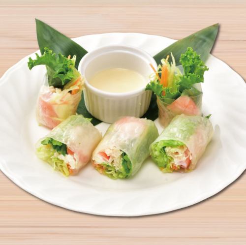 海老と蒸し鶏の生春巻き