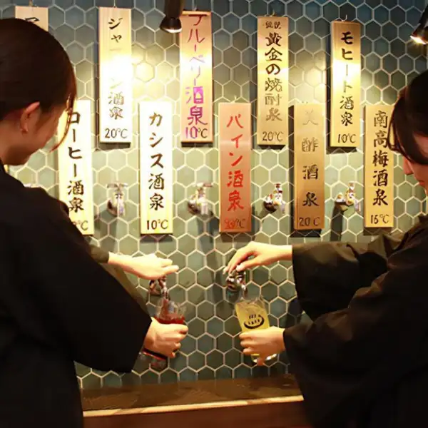 蛇口から桶に注いで飲めるスタイルはテルマエだけ♪