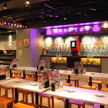 <p>お仕事帰りのちょい飲みから大人数での飲み会やパーティーまで、様々なシーンに対応可能なお席をご用意しております！</p>