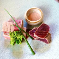 Salt-grilled lean tuna