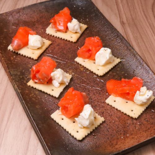 Cream cheese and salmon crackers