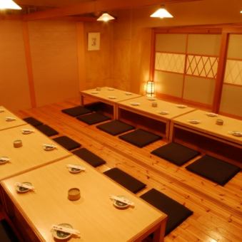 It is a private room for 24 people in the tatami room.