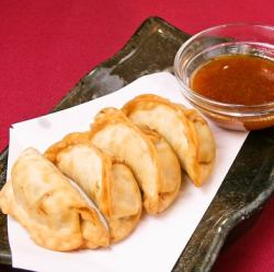 炸饺子/饭团配干小沙丁鱼/茶泡饭（梅子、鲑鱼、明太子）