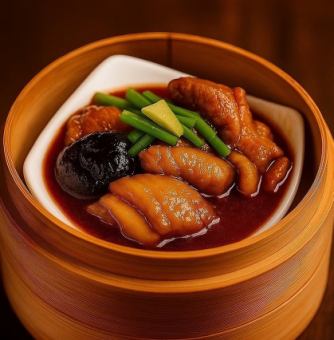 紹興酒香る 干し椎茸と鶏肉の蒸し料理（1人前）
