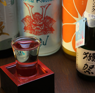 静岡の地酒と料理多数。