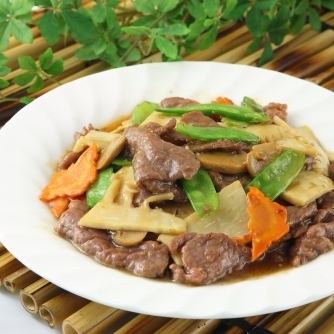 Stir-fried iron plate beef with black pepper / stir-fried beef with oyster sauce