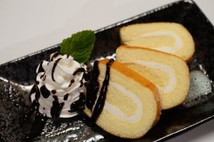 ミニケーキセット/ミニロールケーキ　チョコソース/キャラメルムースケーキ