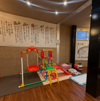 8名×4席/4名×2席