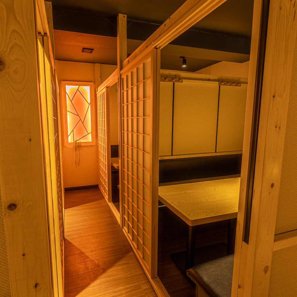 We will guide you to a completely private room in a modern Japanese adult space!