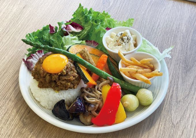 [Glutinous barley keema curry plate ~ can be changed to white rice]