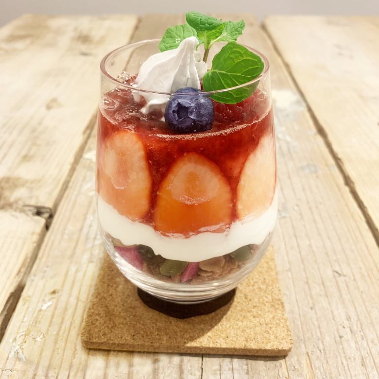Strawberry Granola ~Various Berries & Yogurt~