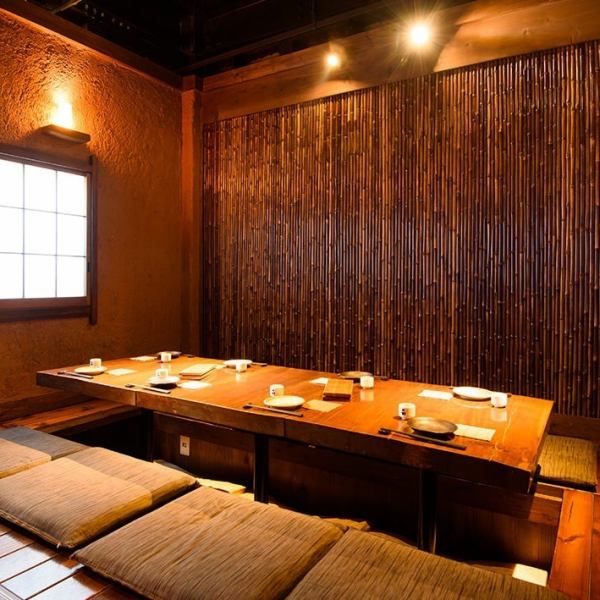 Private room is also complete! It is a private space that can be used by family, friends, company entertainment.There is no doubt that the talk will be exciting with delicious dishes and drinks without worrying around!