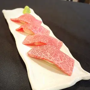炙り肉寿司 4貫