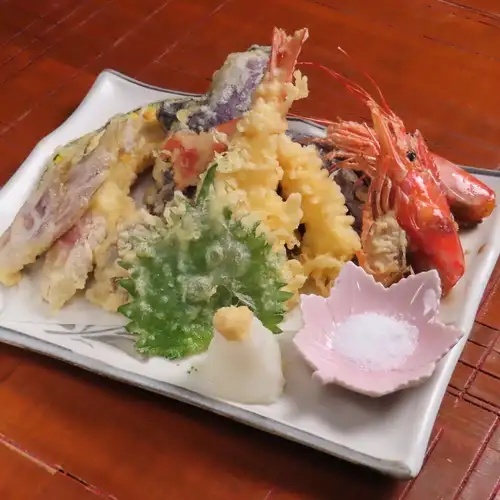 エビと旬魚の天ぷら盛り合わせ