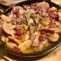 Two Kinds of Horse Tongue and Mushroom Ajillo