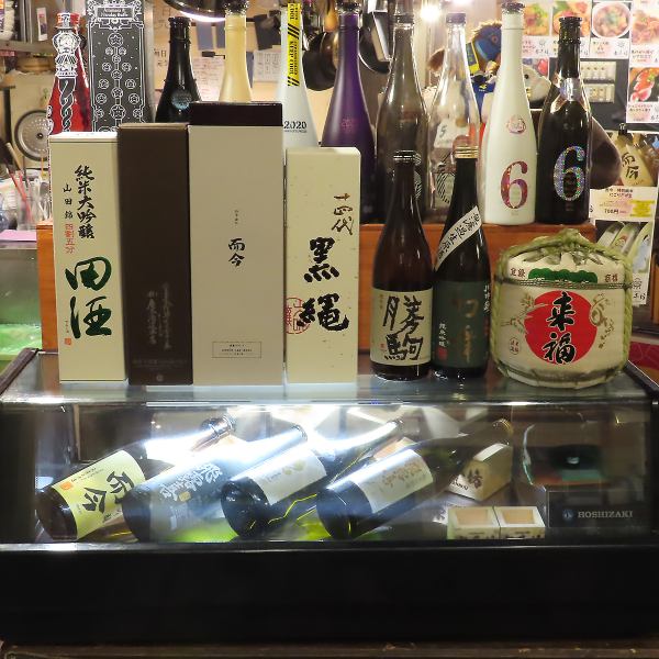[Lots of sake! Great storage condition] There are rows of sake in the showcases and cellars! We always have about 10 types of sake available♪ They change irregularly, so be sure to check out our Instagram! You might even come across that rare sake...!?