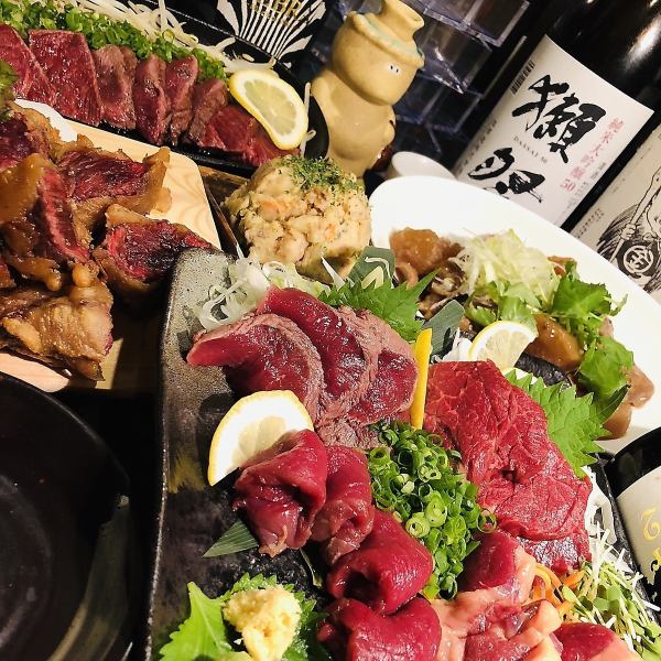 Includes aged Sakura beef steak ★ Very popular [Okasho Course] For those who love horse meat, 8 dishes with draft beer and 3 hours of all-you-can-drink → 4500 yen