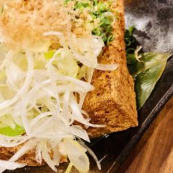 Deep-fried tofu with plenty of green onions