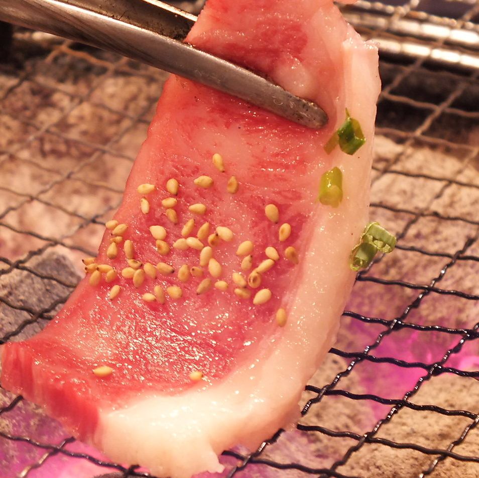 自慢のお肉★テラス席にてBBQ気分で焼肉ができちゃいます♪