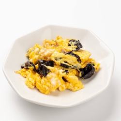 Fried wood ear mushrooms and eggs