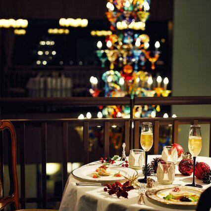 新鲜食材烹制的菜肴和甜点♪ 可欣赏海景的座位★