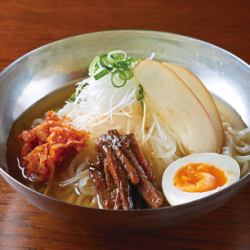 Cold noodles with green onions