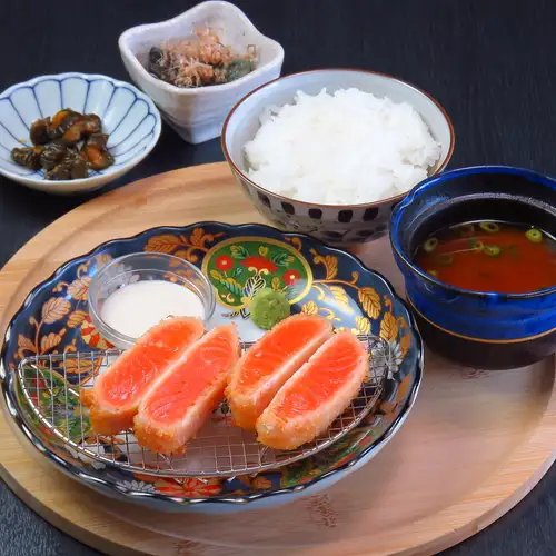 お昼時間もこだわり料理♪