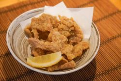 Chicken Skin Gyoza / Crispy Deep-fried Chicken Skin