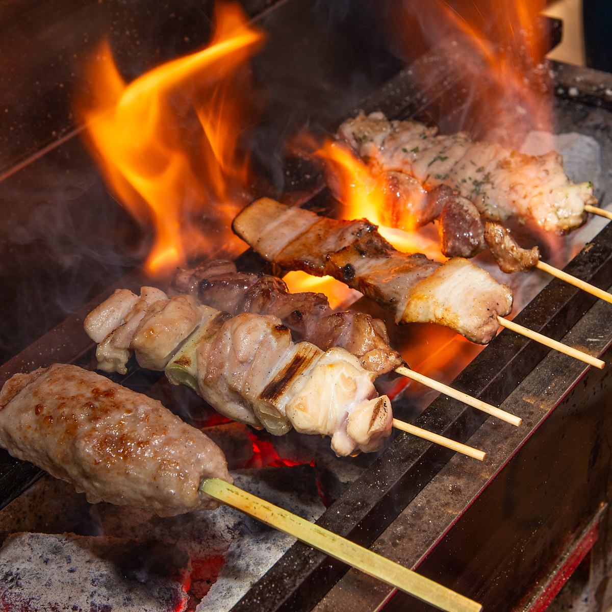 炭火の香りが食欲をそそる、こだわりの焼鳥を是非ご堪能下さい☆