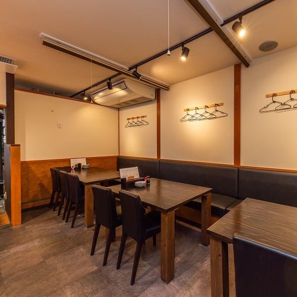 友人や大切な家族とのひとときを楽しむためのスペースが揃っています♪ 小さなお子様連れでも安心して利用できる環境が整っているので、パパママも気軽に食事を楽しめる◎ さらに、気の合う友達と開放的な雰囲気の中で特別な時間を過ごせるのが魅力! おしゃれな内装とともに、心地よいひとときを提供します☆