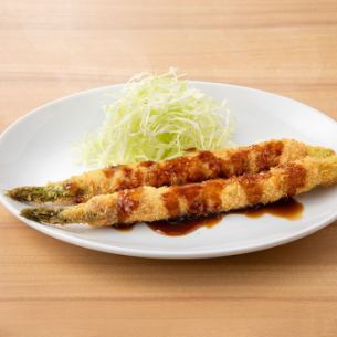 蘆筍裹上肉餡油炸