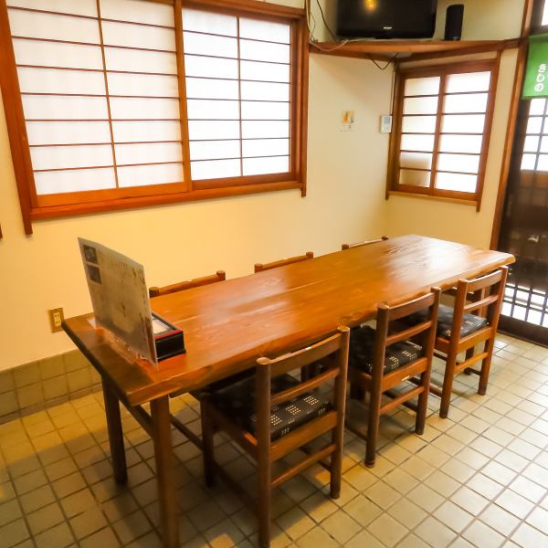 小宴会にもお使いいただけるお席を多数ご用意しております。テーブル席やお座敷席など用途に合わせてご利用ください。お蕎麦でディナーを楽しむのも良し、天ぷらやおつまみで飲み会に使用するのも可能となっております！