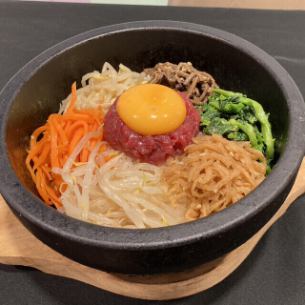 【石焼】ユッケピビンパ(スープ付)/【石焼】ひき肉ピビンパ(スープ付)
