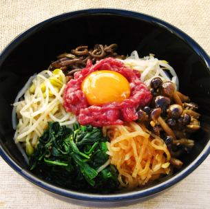 ユッケピビンパ(スープ付)/6品目野菜ピビンパ(スープ付)