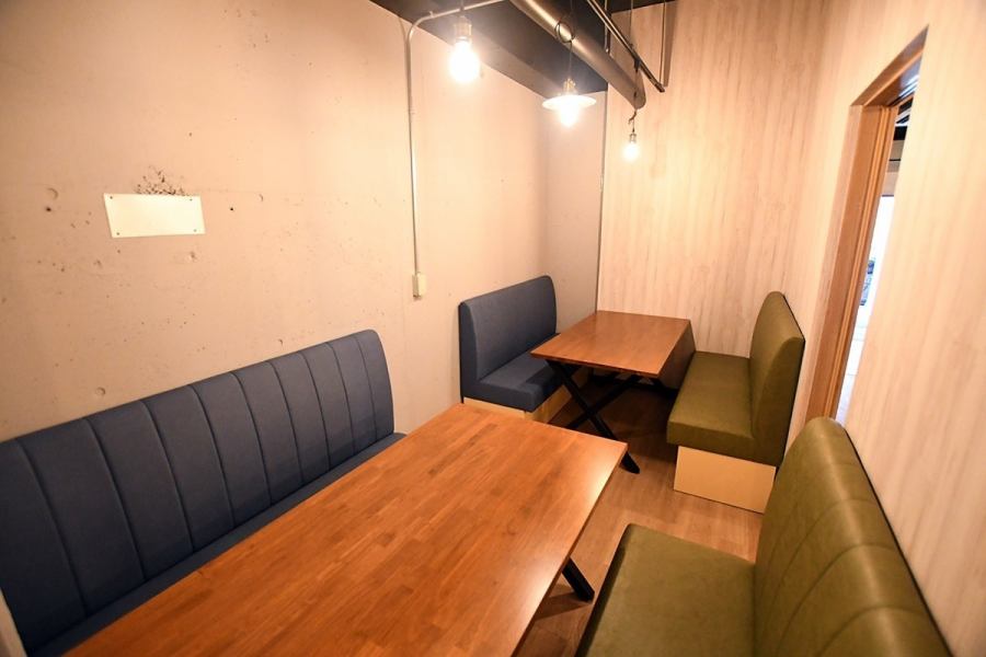 We have a private room for 8 people where you can enjoy a private space just for you. Please feel free to use it for various banquets, dinner parties, special occasions, and when entertaining special guests.