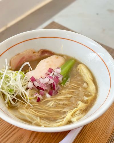 🆕限定らぁめん🍜 第4弾&第5弾✨

明日10/29(火)7:00～ご提供開始👨‍🍳

【にぼ台湾らぁめん】
3種類のにぼし×台湾ラーメンです🇹🇼
ピリ辛ひき肉トッピング

Bistro ogawa特製自家製ラー油で
ピリ辛に仕上がっております

辛味が苦手な方はラー油抜きも可能です
辛味が得意な方はラー油倍増も可能です🌶

【にぼ醤油らぁめん】
3種類のにぼしを使ったにぼ醤油ラーメンで
にぼしが得意でない方にもおすすめです🐟

こちらのにぼ醤油に限り
背脂無料トッピング可能です🐷

背脂は先着順ですので
ご了承ください🙇‍♂️
 
皆様のご来店お待ちしております🙏
 
 
 

ランチもらぁめん営業いたします👨‍🍳
もちろん今まで通り
ビストロランチも営業しております🍽

ビストロランチとらぁめん
同時のご注文も可能です！
 
- - - - - - - - - - - - - - - - - - - - - - - - - -
🍜らぁめん営業について🍜

✳️営業時間：7:00～14:00 
(準備中10:30 〜11:00、Lo.13:45)

✳️定休日：水曜日

✳️駐車券ご提示のお客様に限り100円バック
- - - - - - - - - - - - - - - - - - - - - - - - - -

@bistro.ogawa
#BISTROogawa
#ビストロオガワ
#藤枝グルメ
#朝ラー
#朝ラーメン
#静岡ラーメン
#ビストロラーメン
#ogawaラーメン
#限定ラーメン