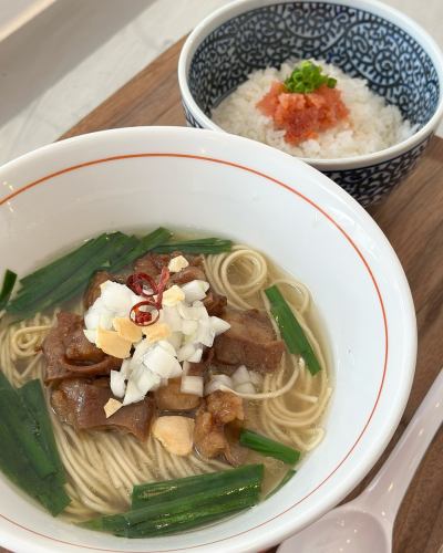 限定らぁめん🍜 第8弾✨️

博多もつ鍋風らぁめん🍜
〜明太茶漬け添え〜

明日11/15（金） 朝7:00〜ご提供開始！

にんにくがガツンと効いた
スープにこってりとした
もつが乗っております👨‍🍳

今年も残りわずか🔥
朝からスタミナ付けてください💪

麺を食べ終わりましたら
スープを明太子を乗せたご飯にかけて
お茶漬けにしてお召し上がりください🍚

皆様のご来店お待ちしております🙏
　
ランチもらぁめん営業いたします👨‍🍳
もちろん今まで通り
ビストロランチも営業しております🍽

ビストロランチとらぁめん
同時のご注文も可能です！
 
- - - - - - - - - - - - - - - - - - - - - - - - - -
🍜らぁめん営業について🍜

✳️営業時間：7:00～14:00 
(準備中10:30 〜11:00、Lo.13:45)

✳️定休日：水曜日

✳️駐車券ご提示のお客様に限り100円バック
- - - - - - - - - - - - - - - - - - - - - - - - - -

@bistro.ogawa
#BISTROogawa
#ビストロオガワ
#藤枝グルメ
#朝ラー
#朝ラーメン
#静岡ラーメン
#ビストロラーメン
#ogawaラーメン
#限定ラーメン