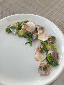 春季蔬菜和新鲜鱼片