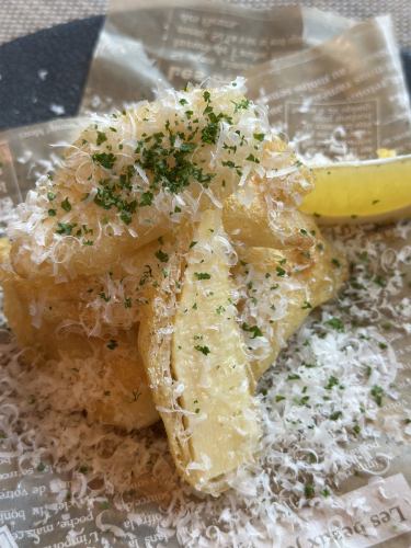 Bamboo shoot fritters with cheese