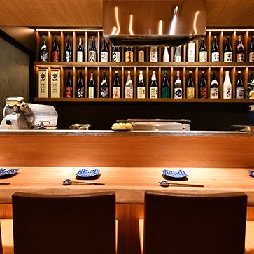 There are 6 counter seats and private room seats that can accommodate up to 5 people.You can feel free to use it even in private scenes such as after work or on a date! You can use it in various scenes from choi drinking to small and large banquets ♪