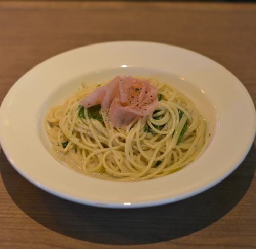 Pasta with Anchovy Gorgonzola and Arugula