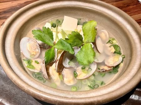 Boiled tofu with live clams